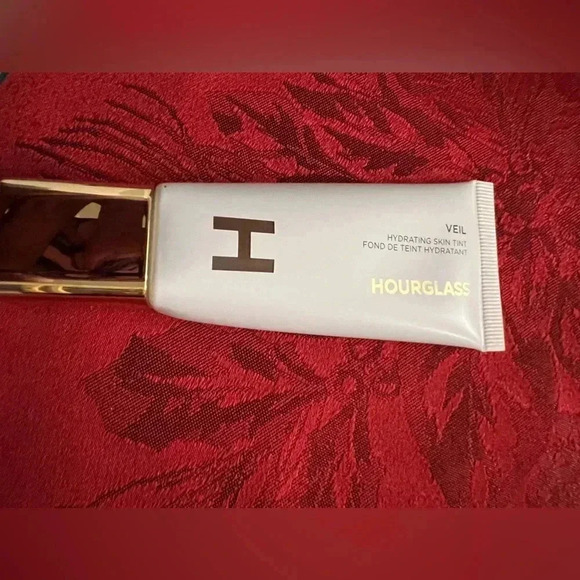 Hourglass Veil Hydrating Skin Tint Foundation - SHADE 18 - 1.1 oz / 35mL NEW - Picture 6 of 8